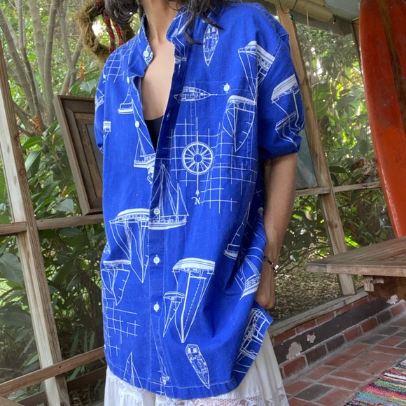 Reworked men’s Sun Country XL nautical blue and white print, short sleeve top. - Picture 2 of 10